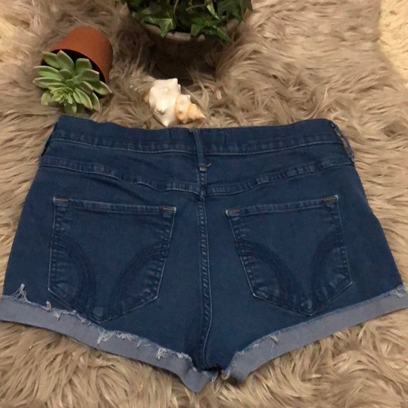 Hollister Short Short High Rise-Sz 9/29-Dark Wash-Frayed Hem-EUC - Picture 8 of 10